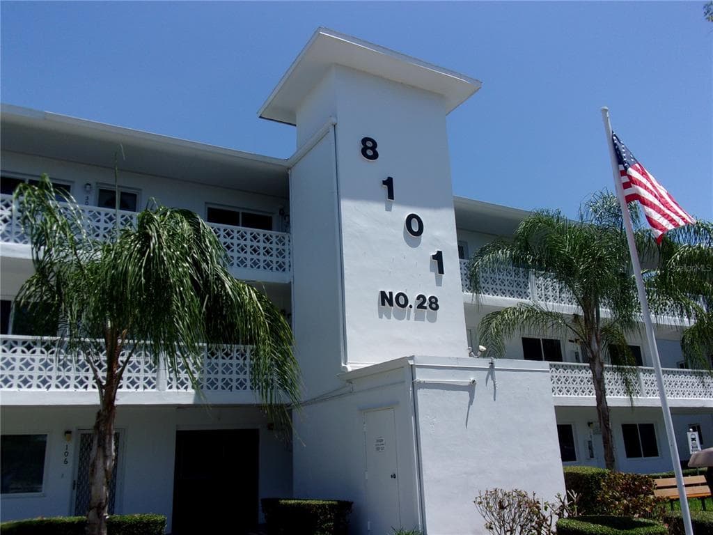 8101 113TH STREET UNIT 305 SEMINOLE, FL 33772
