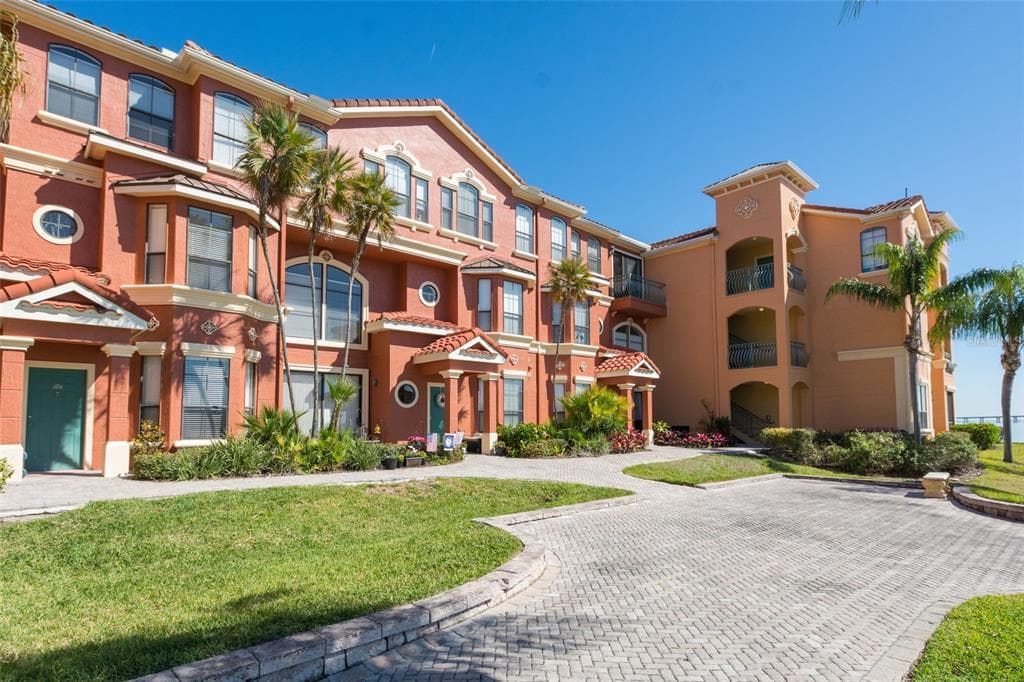 2765 VIA CIPRIANI UNIT 1230B CLEARWATER, FL 33764