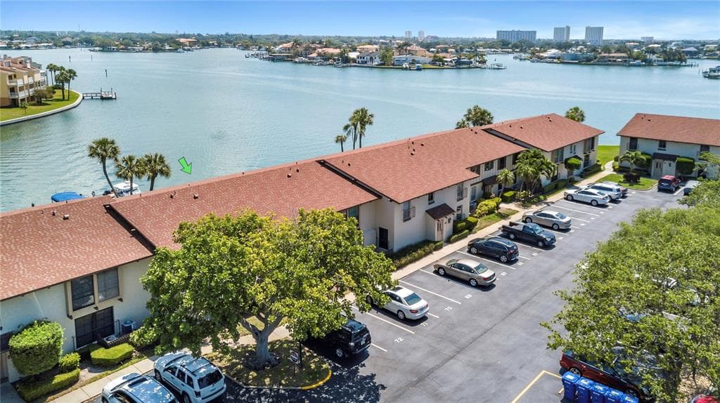 538 PLAZA SEVILLE COURT UNIT 69 TREASURE ISLAND, FL 33706