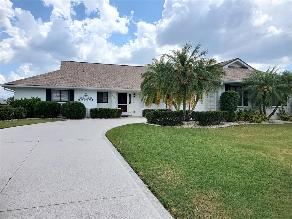 2027 N PEBBLE BEACH BOULEVARD SUN CITY CENTER, FL 33573