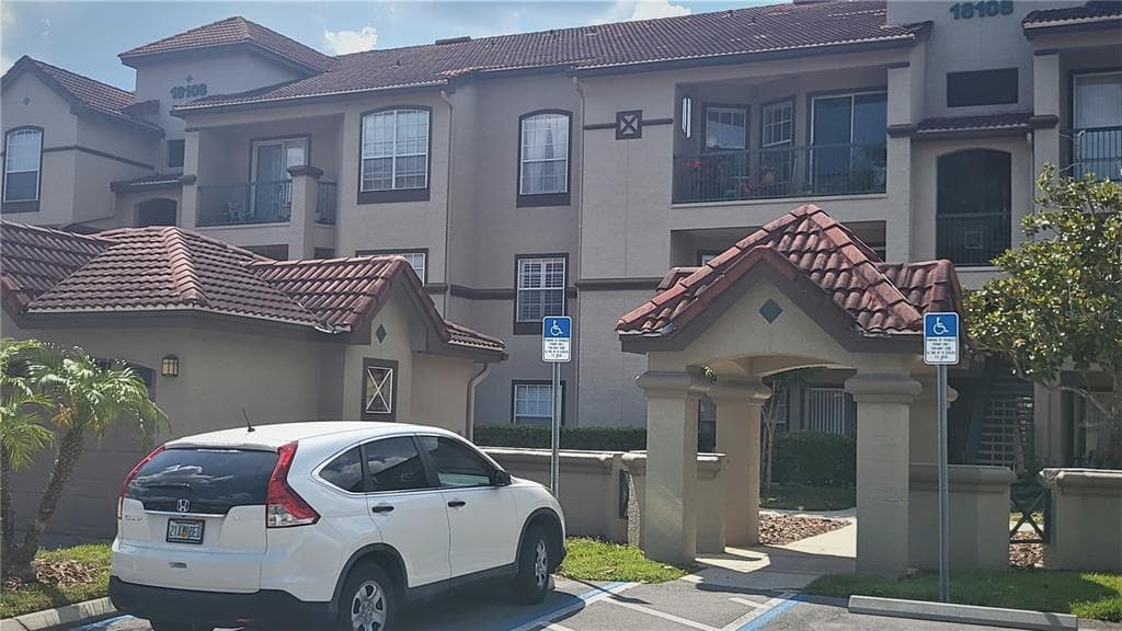 18108 PEREGRINES PERCH PLACE UNIT 212 LUTZ, FL 33558