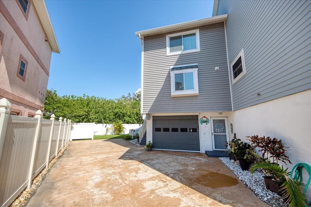 619 2ND STREET UNIT 3 INDIAN ROCKS BEACH, FL 33785