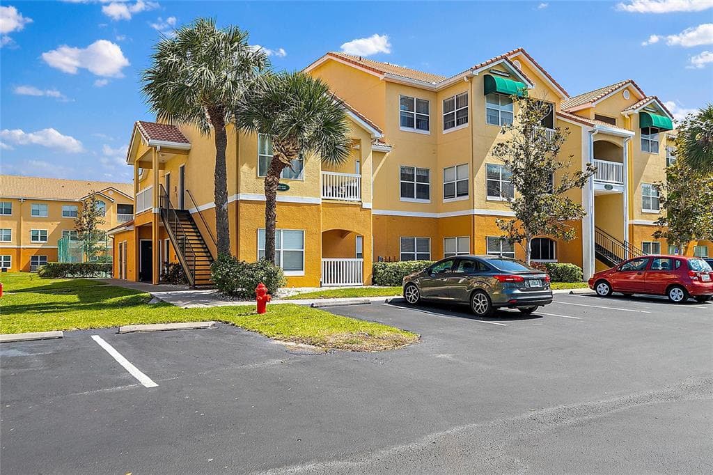 10764 70TH AVENUE N UNIT 6101 SEMINOLE, FL 33772