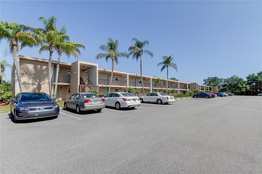 12300 PARK BOULEVARD UNIT 103 SEMINOLE, FL 33772