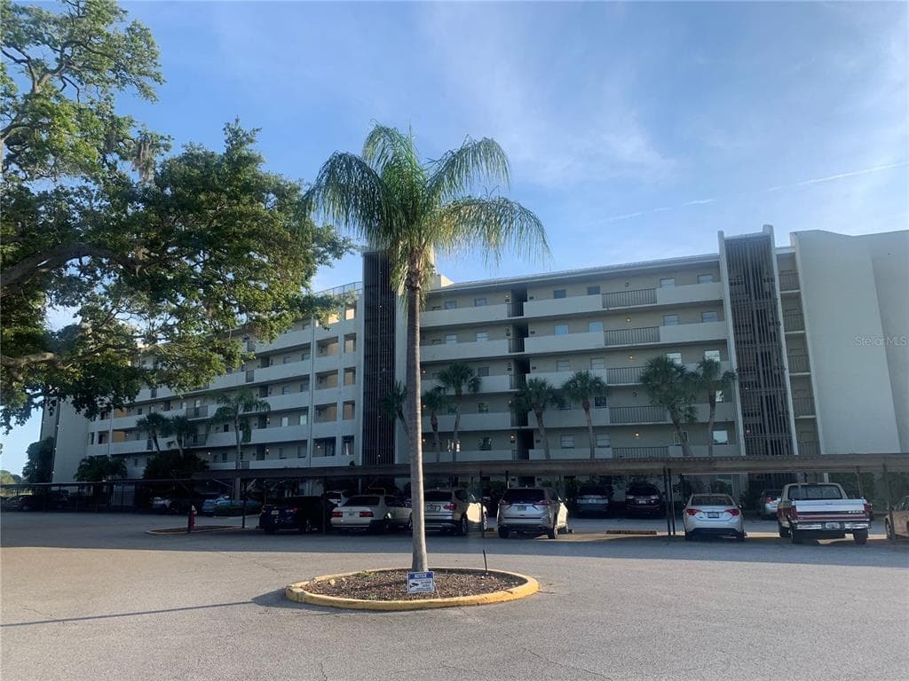225 COUNTRY CLUB DRIVE UNIT 1506 LARGO, FL 33771