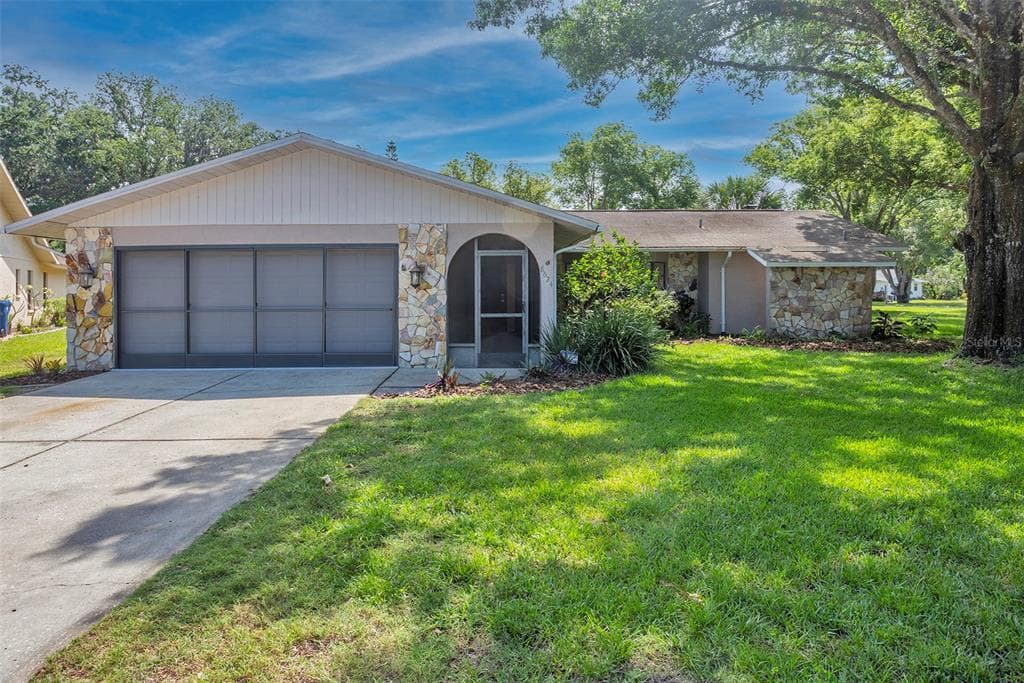 8624 SWEETBRIAR COURT NEW PORT RICHEY, FL 34655