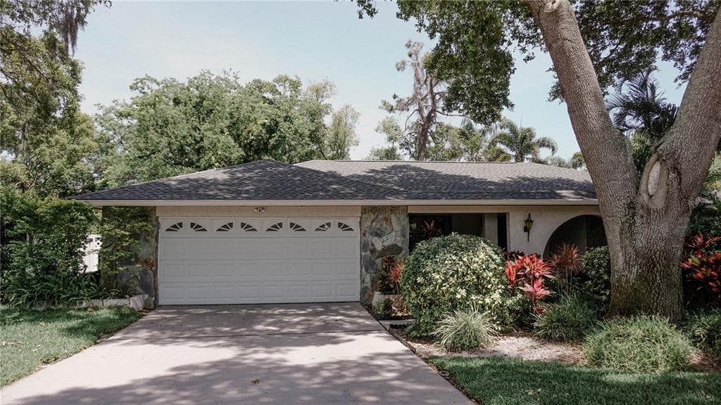 2417 INDIAN TRAIL W