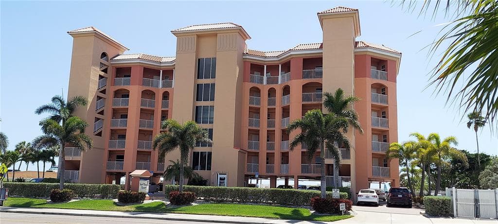 11040 GULF BOULEVARD UNIT 605 TREASURE ISLAND, FL 33706