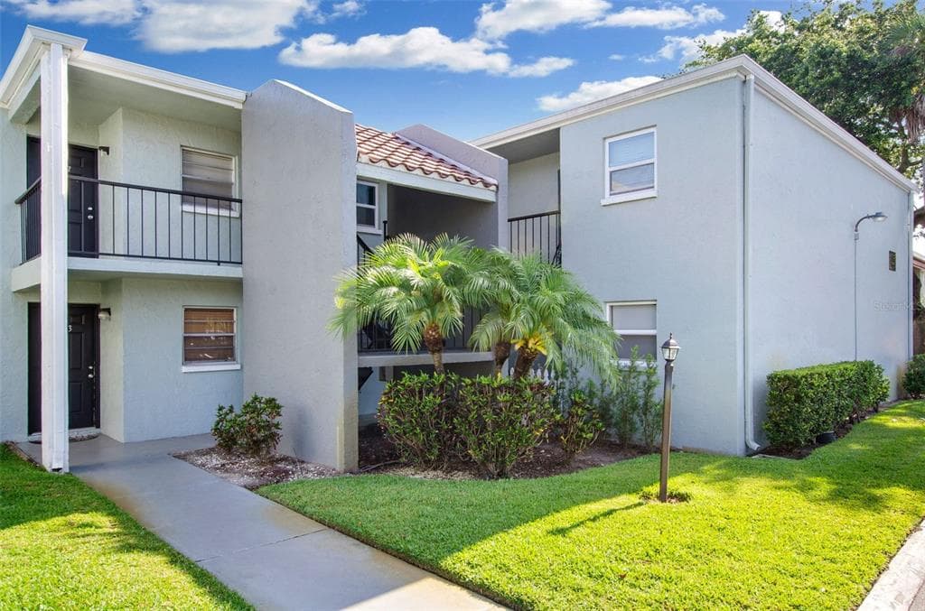 2836 SOMERSET PARK DRIVE UNIT 202 TAMPA, FL 33613