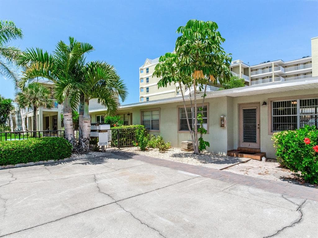 16850 GULF BOULEVARD UNIT 3 NORTH REDINGTON BEACH, FL 33708
