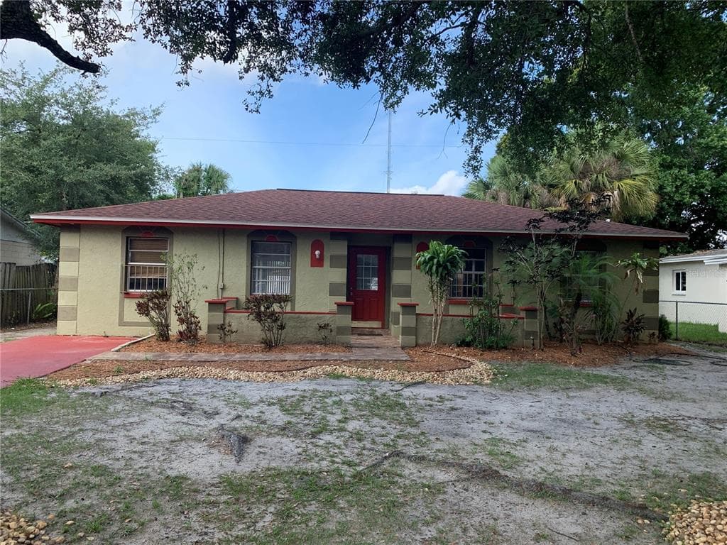 3215 DEERFIELD DRIVE TAMPA, FL 33619