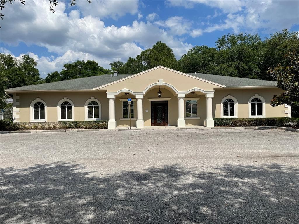 8407 PINEHURST DRIVE TAMPA, FL 33615