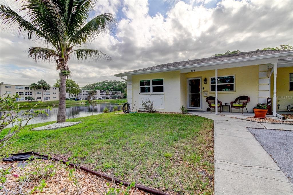 858 DE SOTO COURT DUNEDIN, FL 34698