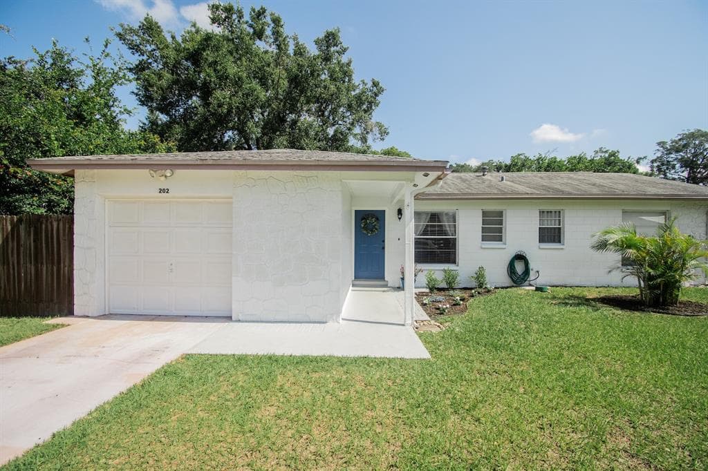 202 CIRCLE HILL DRIVE BRANDON, FL 33510