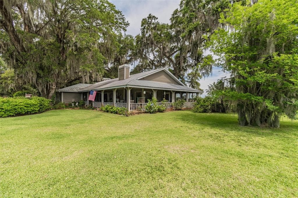 3302 SWINDELL ROAD PLANT CITY, FL 33565
