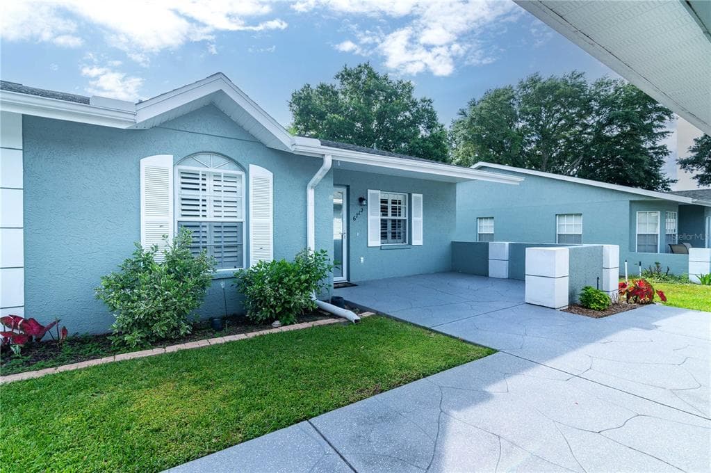 6712 BASSWOOD CIRCLE ZEPHYRHILLS, FL 33542