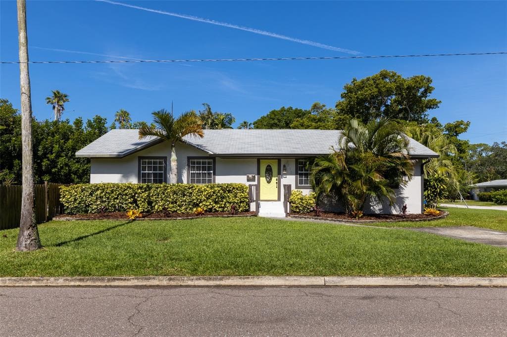 3822 HUNTINGTON STREET NE ST PETERSBURG, FL 33703