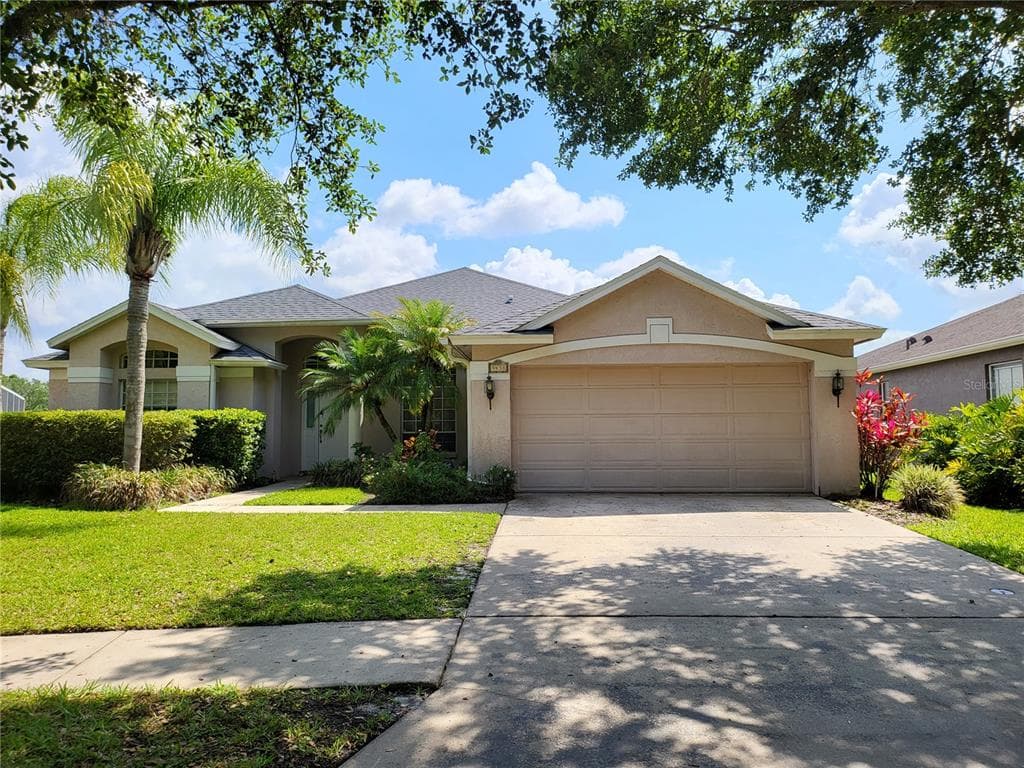 9438 HUNTERS POND DRIVE TAMPA, FL 33647