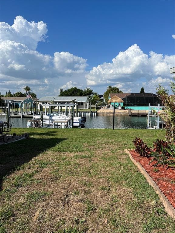 1049 APOLLO BEACH BOULEVARD UNIT 5 APOLLO BEACH, FL 33572