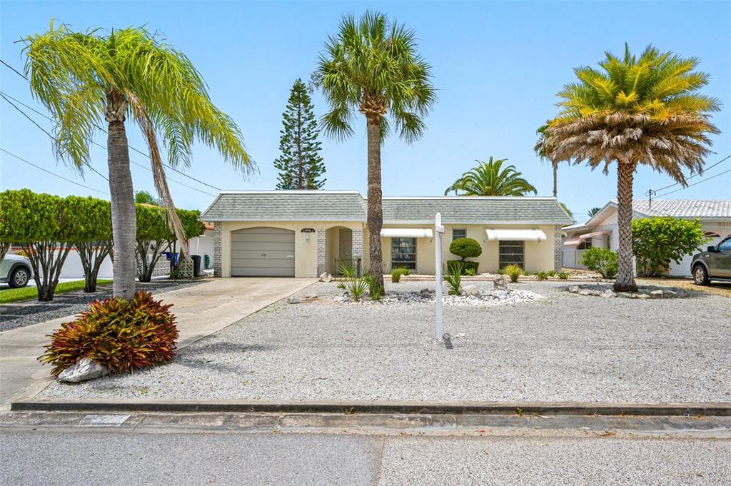 3907 HEADSAIL DRIVE NEW PORT RICHEY, FL 34652
