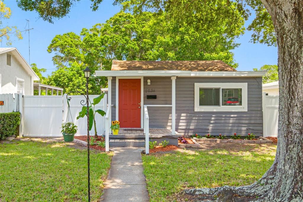 1634 27TH STREET S ST PETERSBURG, FL 33712