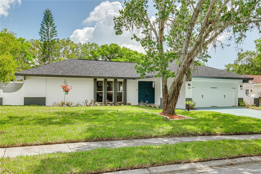 125 HARBOR WOODS CIRCLE SAFETY HARBOR, FL 34695