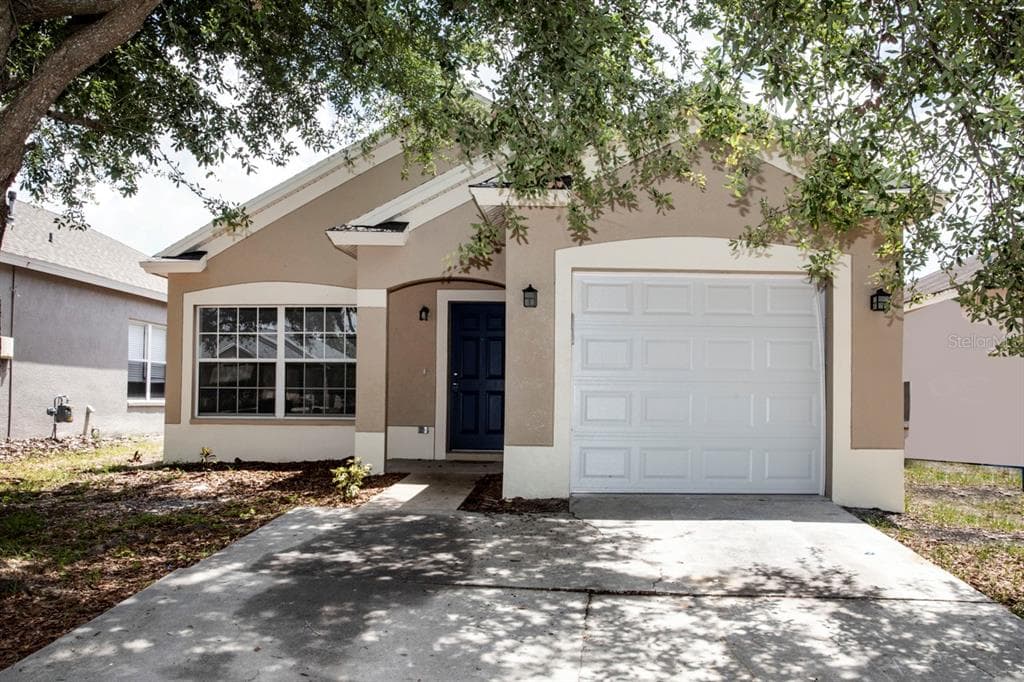 452 SUMMER SAILS DRIVE VALRICO, FL 33594