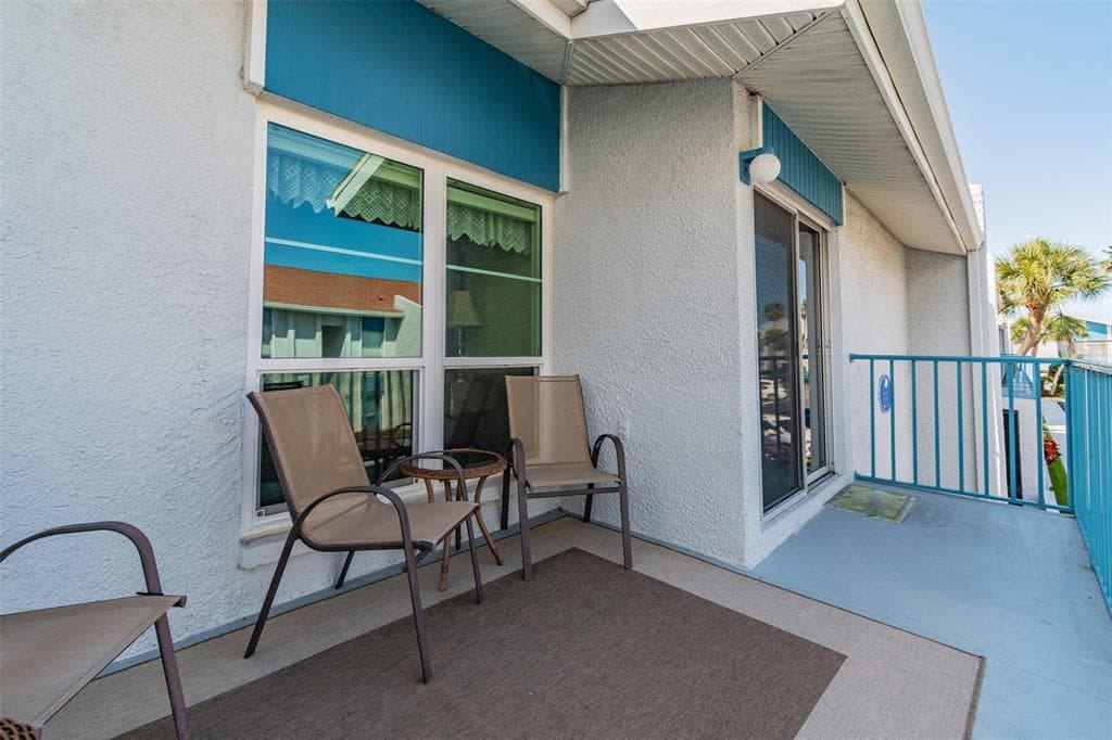 261 MEDALLION BLVD UNIT F MADEIRA BEACH, FL 33708