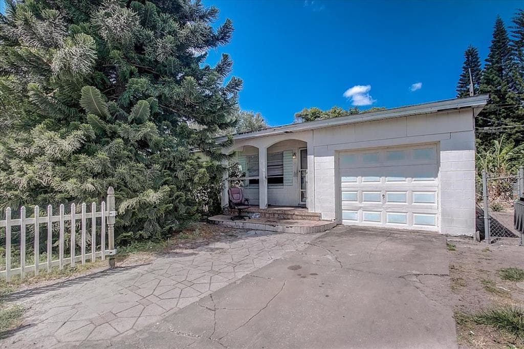 806 S SOLANDRA DRIVE ORLANDO, FL 32807