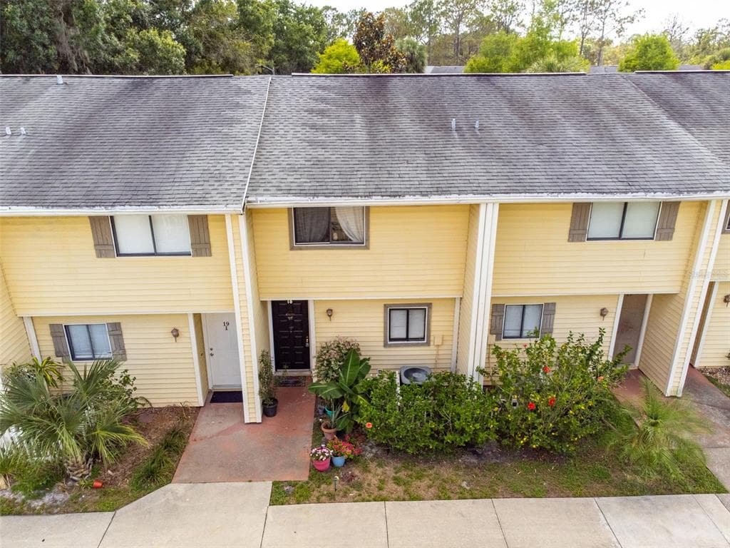 22701 WATERSEDGE BOULEVARD UNIT 18 LAND O LAKES, FL 34639
