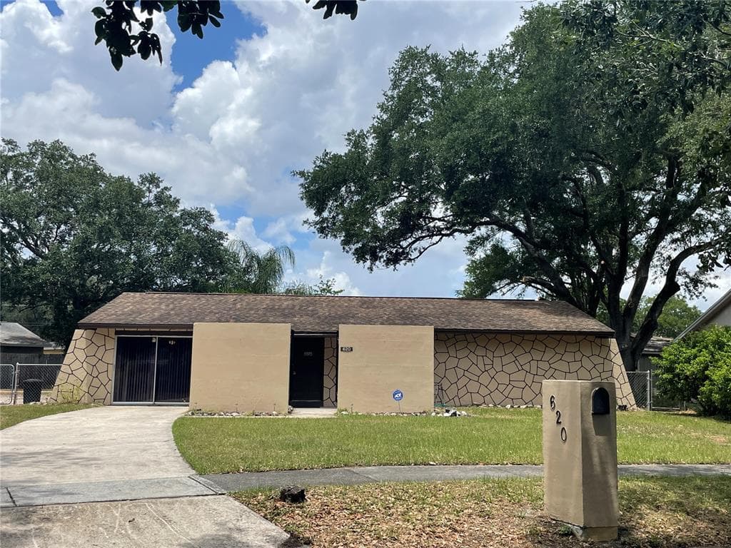 620 HIGHVIEW CIRCLE N BRANDON, FL 33510