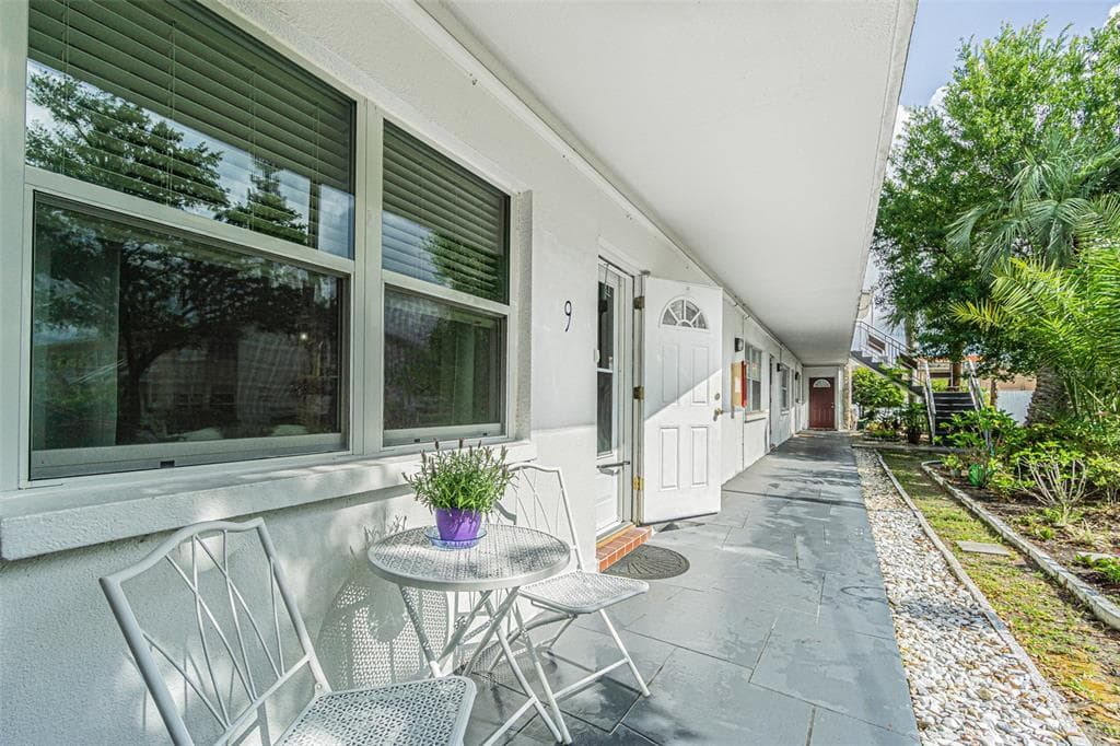 5920 18TH STREET N UNIT 9 ST PETERSBURG, FL 33714