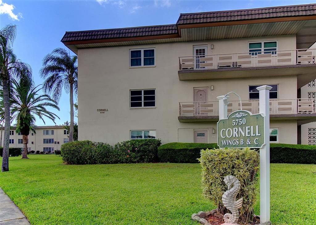 5750 80TH ST N UNIT B204 ST PETERSBURG, FL 33709