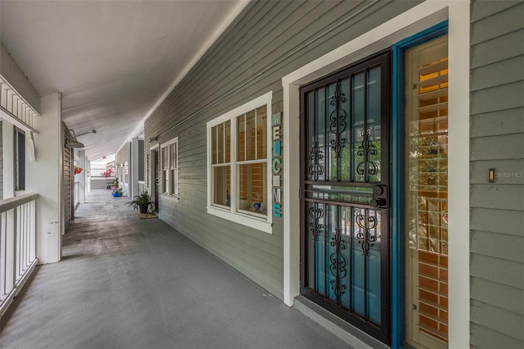2533 DOLLY BAY DRIVE UNIT 303 PALM HARBOR, FL 34684