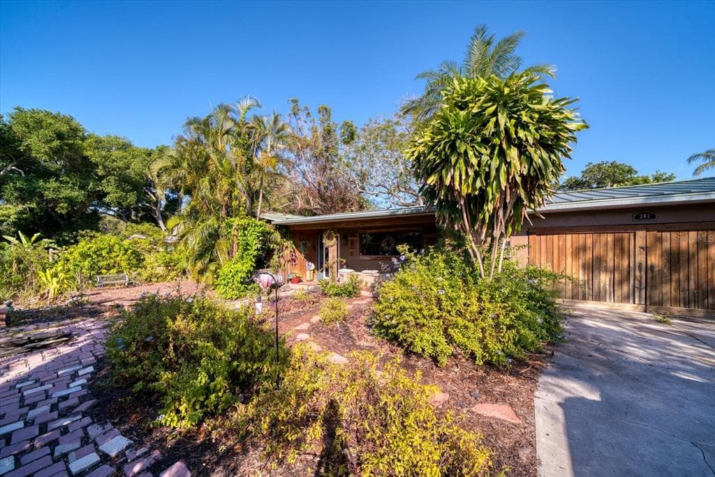 202 INDIAN ROCKS ROAD S LARGO, FL 33770