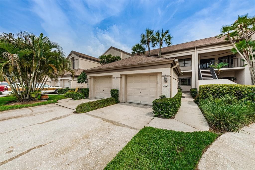3028 RED OAK COURT UNIT 102 PALM HARBOR, FL 34684