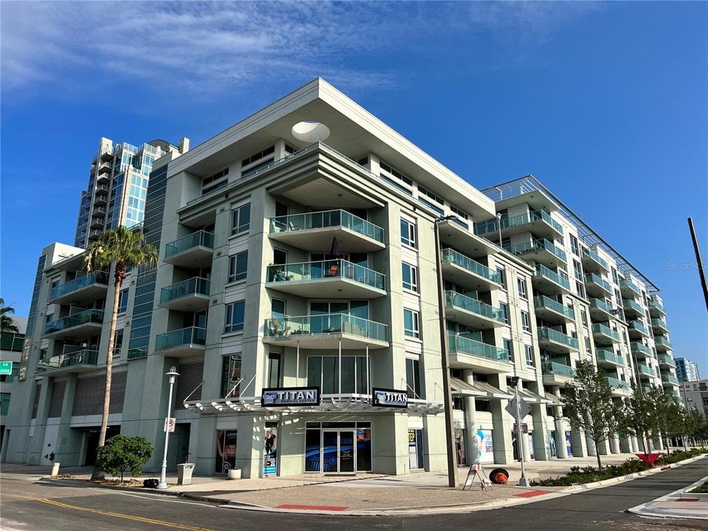 111 N 12TH STREET UNIT 1605 TAMPA, FL 33602