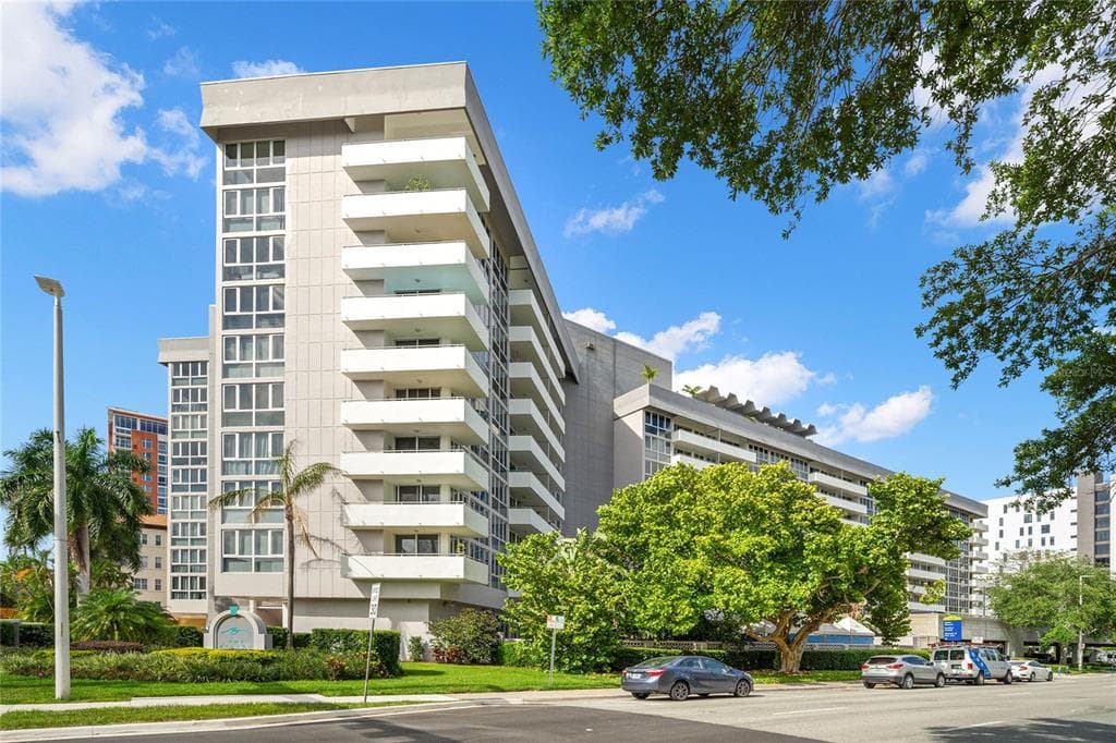 470 3RD STREET S UNIT 208 ST PETERSBURG, FL 33701
