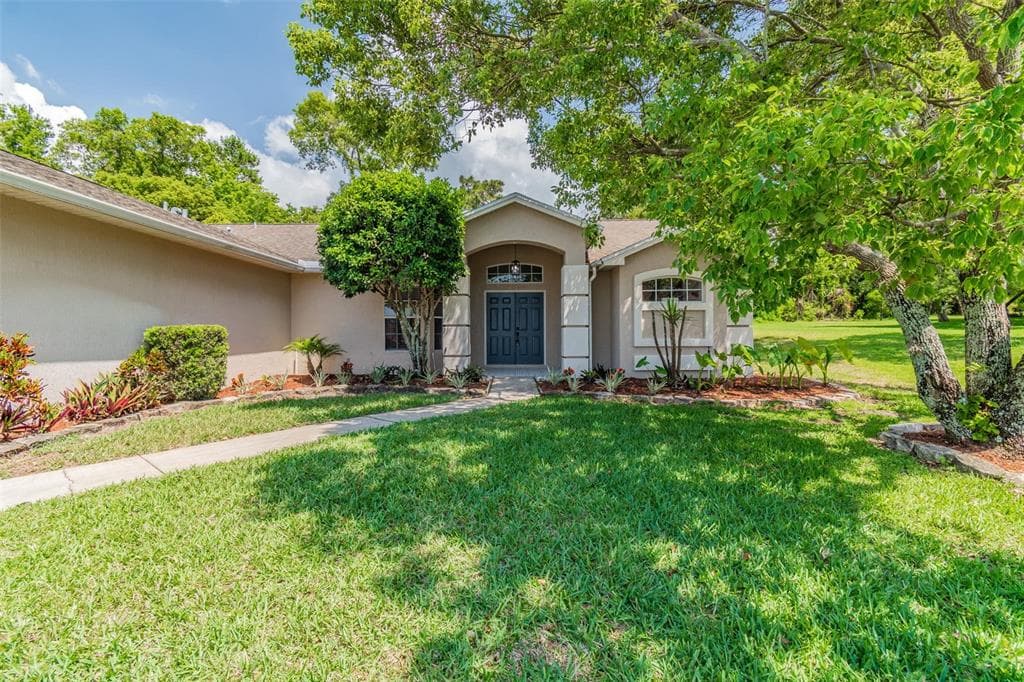 8846 MEDALIST COURT HUDSON, FL 34667