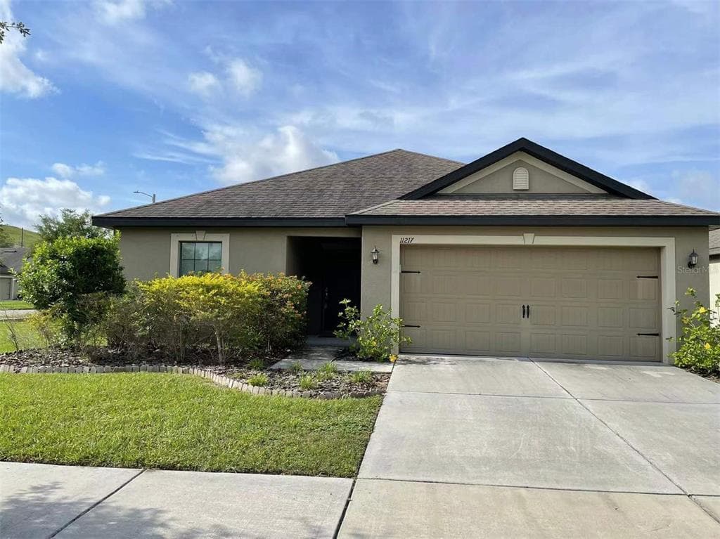11217 CARRICK STONE STREET WIMAUMA, FL 33598