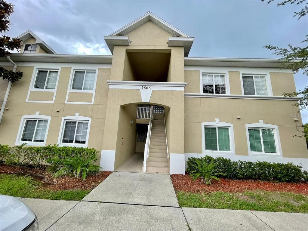 9505 NEWDALE WAY UNIT 201 RIVERVIEW, FL 33578