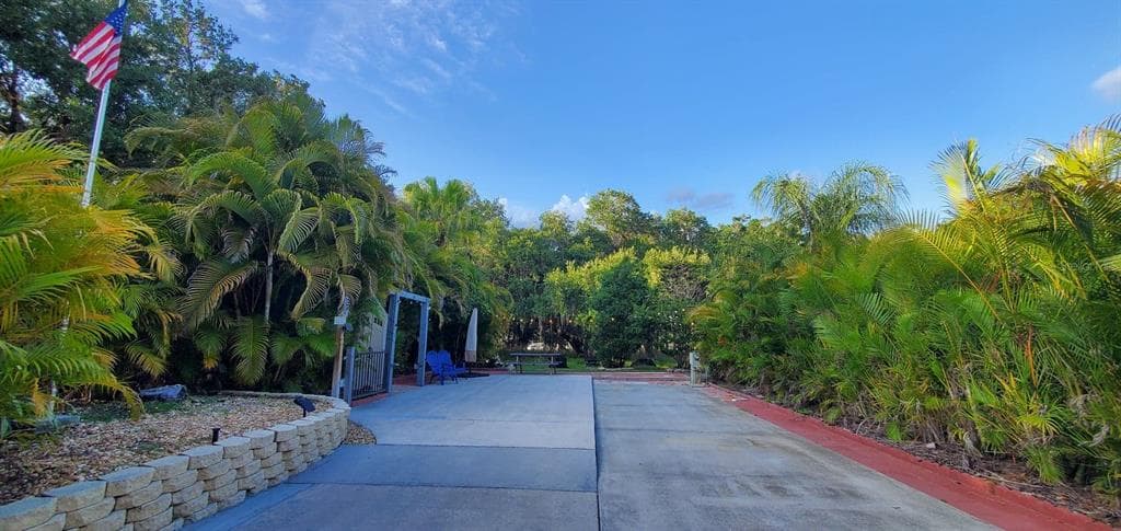 275 SADDLE LANE LAKE WALES, FL 33898