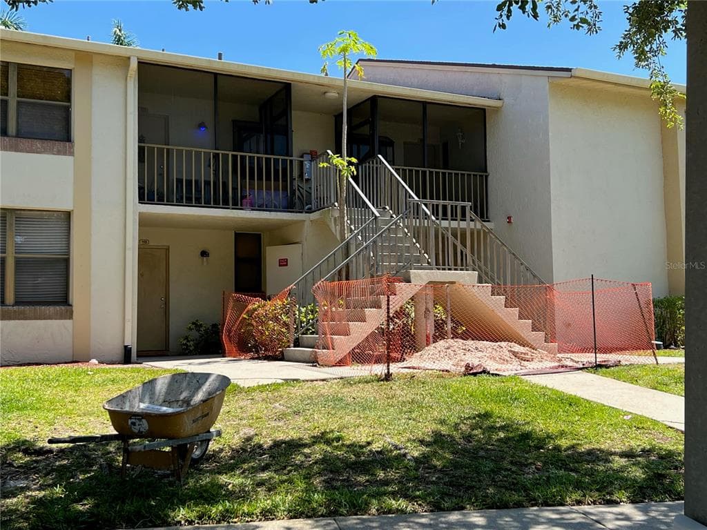 2051 SKIMMER COURT W UNIT 113 CLEARWATER, FL 33762