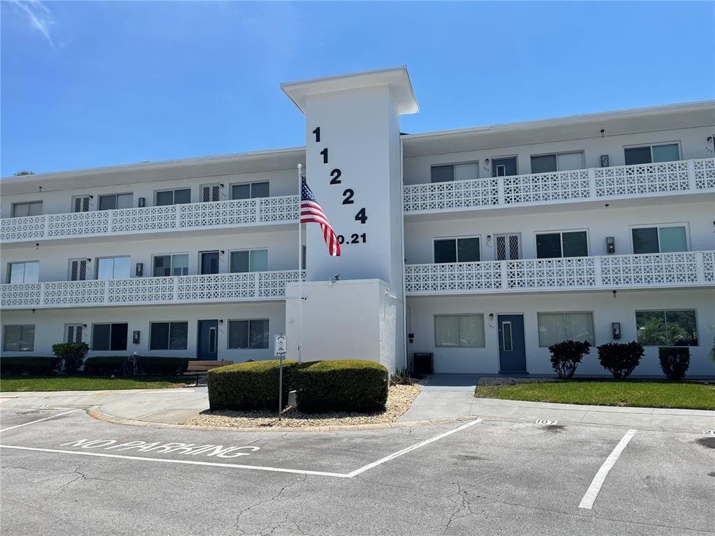 11224 82ND AVENUE UNIT 207 SEMINOLE, FL 33772