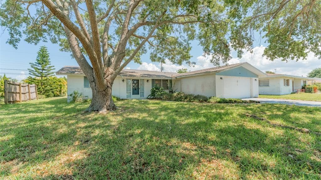 357 PINE TREE ROAD VENICE, FL 34293