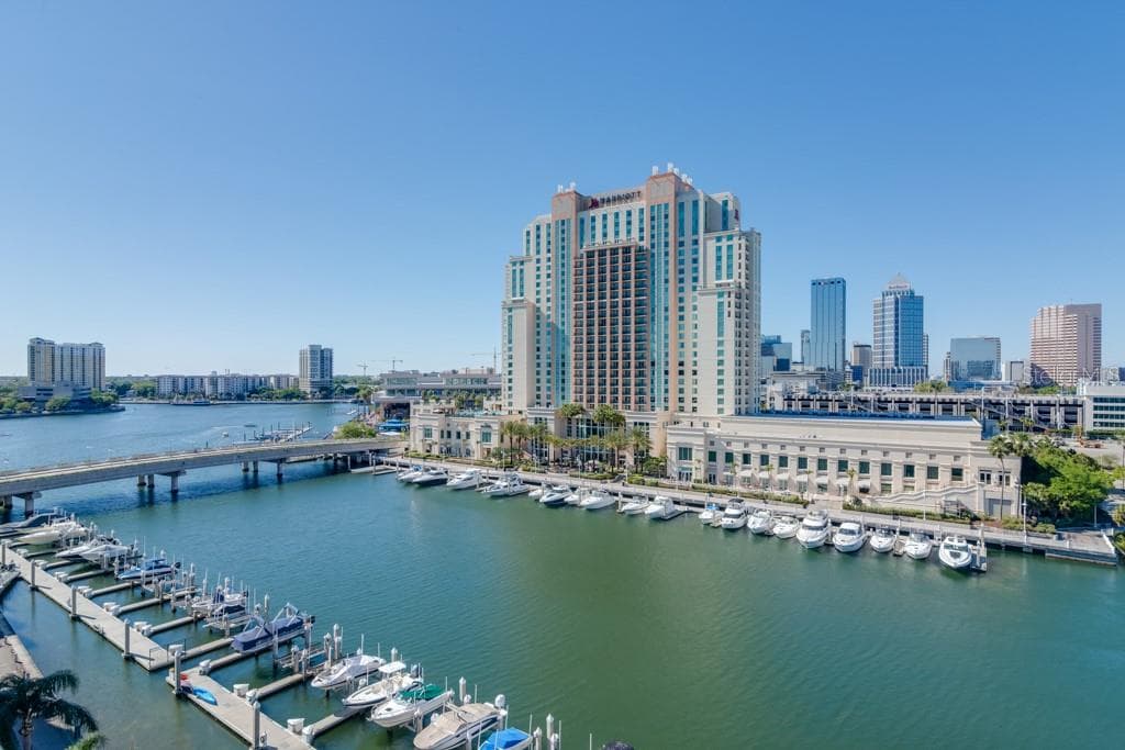 371 CHANNELSIDE WALK WAY UNIT 804 TAMPA, FL 33602