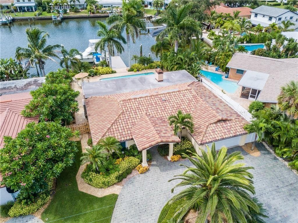 24 ISLAND DRIVE TREASURE ISLAND, FL 33706