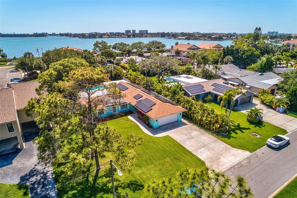 7046 HIBISCUS AVENUE S SOUTH PASADENA, FL 33707