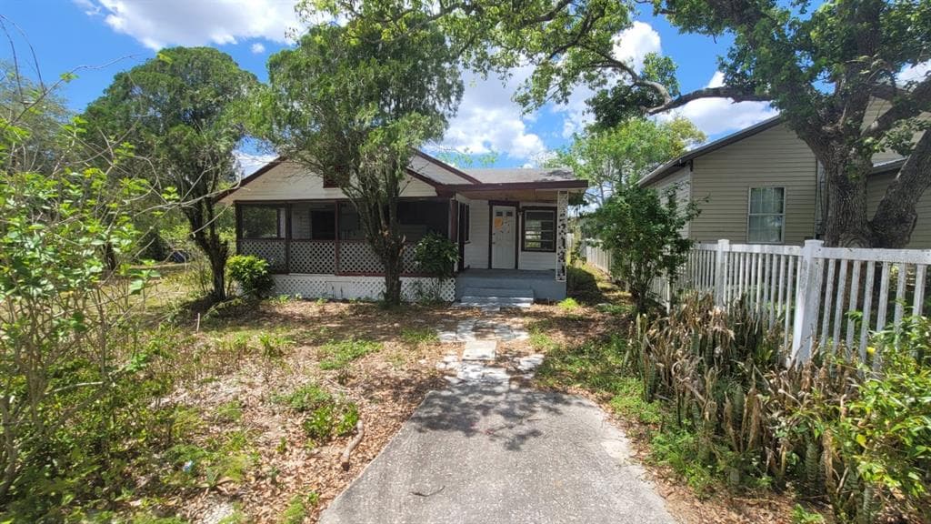 102 S CENTRAL AVENUE AVON PARK, FL 33825