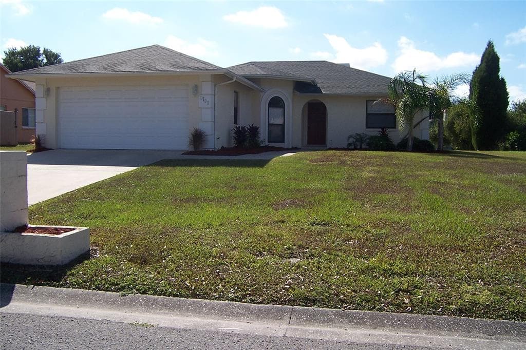 1701 PADDOCK DRIVE PLANT CITY, FL 33566